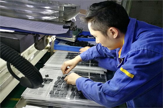 蓝牙耳机模具厂——2018提前开启放假模式对厂家是否有影响? 蓝牙耳机模具厂——2018提前开启放假模式对厂家是否有影响?