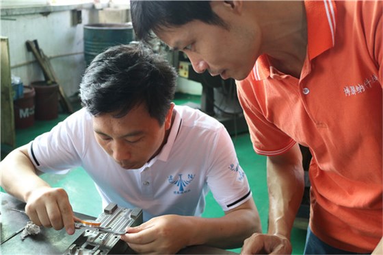 塑胶模具制造厂&mdash;&mdash;博腾纳精工细作只为客户满意