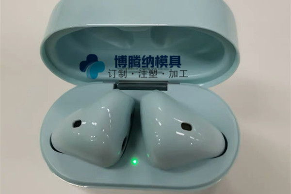 荣耀携手「博腾纳」塑胶模具厂家定制TWS蓝牙耳机 荣耀携手「博腾纳」塑胶模具厂家定制TWS蓝牙耳机