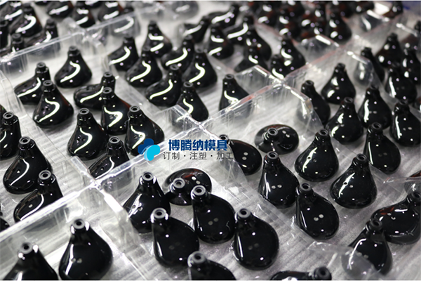 博腾纳塑胶模具厂：300家企业客户的口碑认可